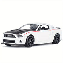 Maisto 1:24 2014 Ford Mustang Street Racer Alloy Sports Car Static Die Cast Vehicles Model Toys Diecast Voiture Gift Collection