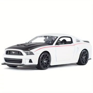Maisto 1:24 2014 Ford Mustang Street Racer Alloy Sports Car Static Die Cast Vehicles Model Toys Diecast Voiture Gift Collection